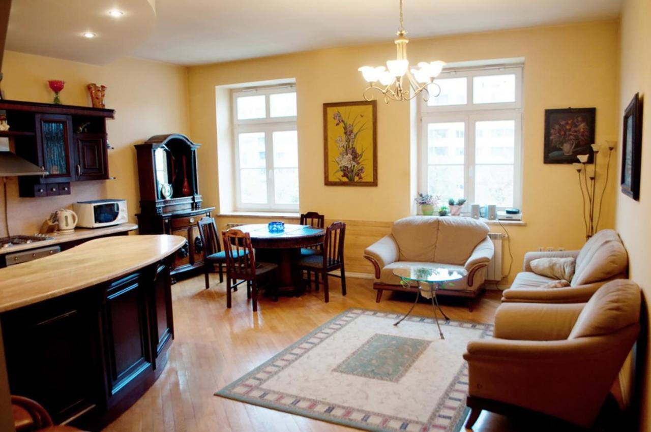 Two Bedroom Luxury Apartment Leopoli Esterno foto