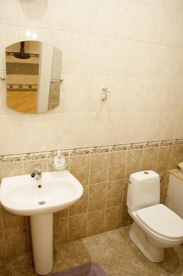 Two Bedroom Luxury Apartment Leopoli Esterno foto